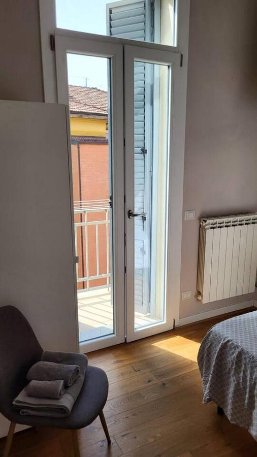 Central And Cosy Apartament Bologna Bagian luar foto