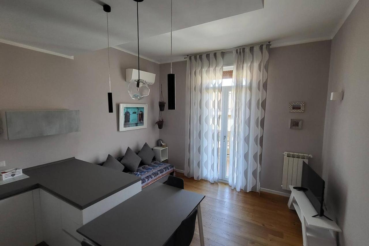 Central And Cosy Apartament Bologna Bagian luar foto