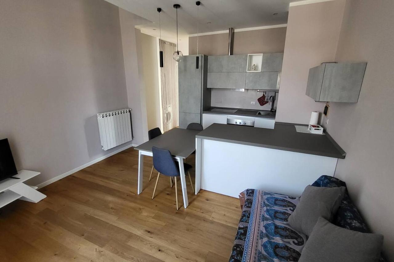 Central And Cosy Apartament Bologna Bagian luar foto