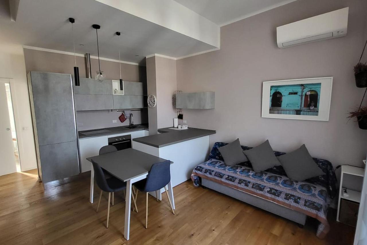 Central And Cosy Apartament Bologna Bagian luar foto