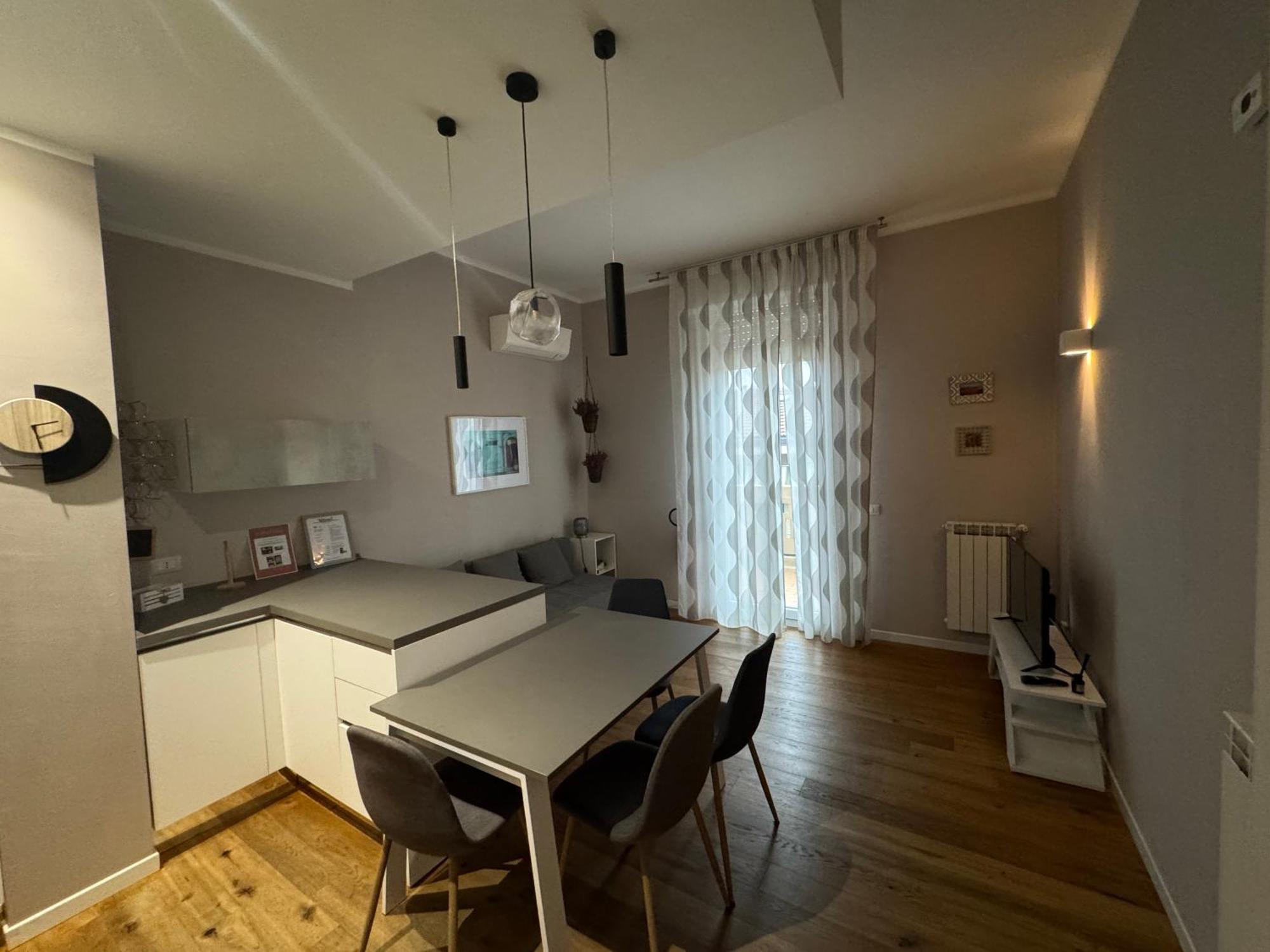 Central And Cosy Apartament Bologna Bagian luar foto