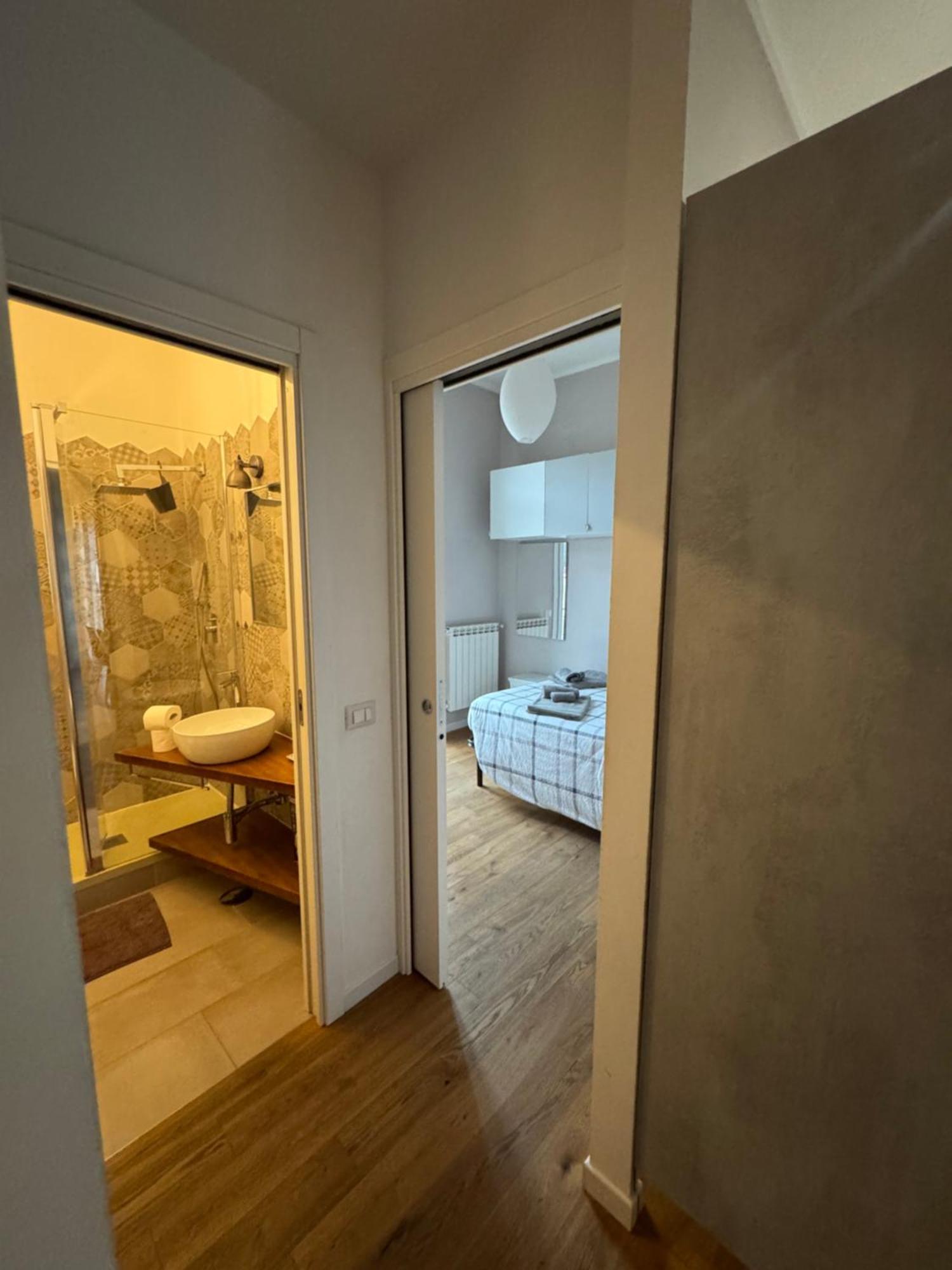 Central And Cosy Apartament Bologna Bagian luar foto