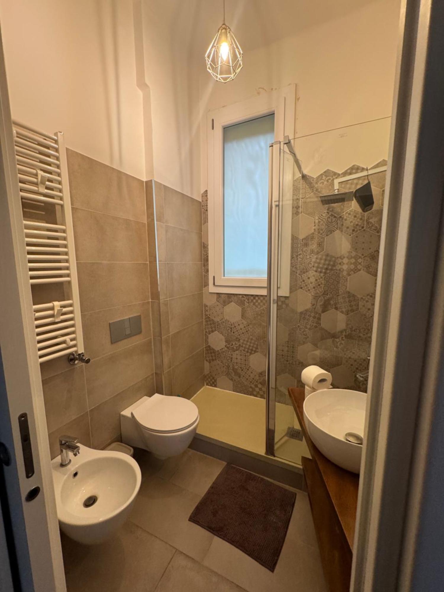Central And Cosy Apartament Bologna Bagian luar foto