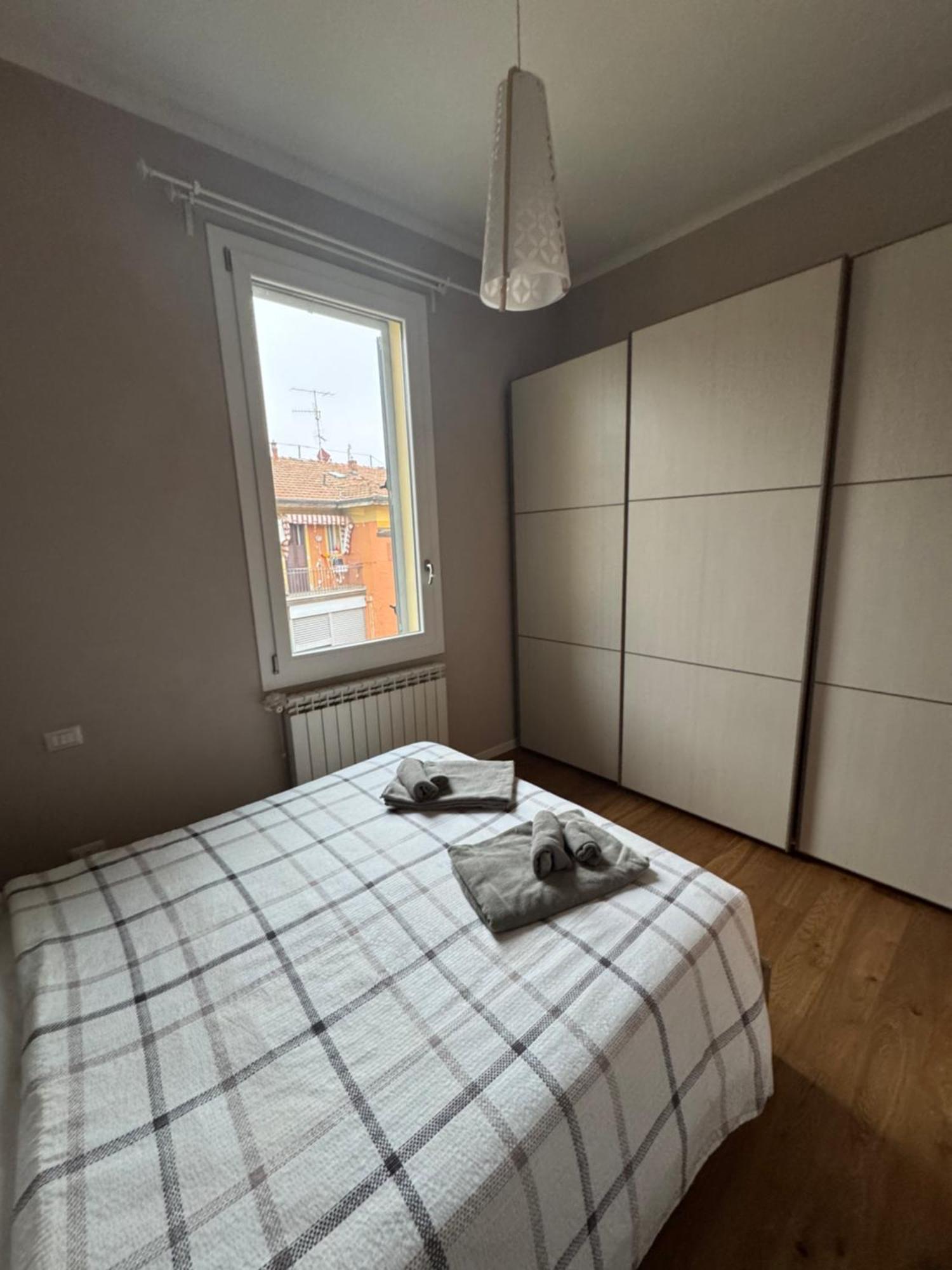 Central And Cosy Apartament Bologna Bagian luar foto