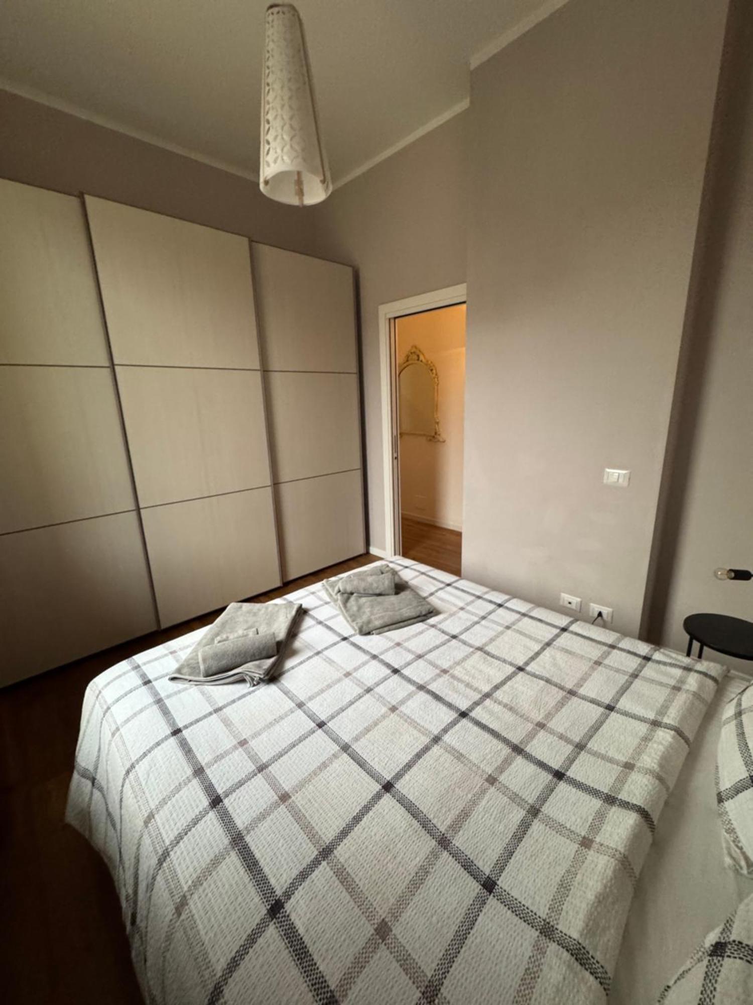 Central And Cosy Apartament Bologna Bagian luar foto